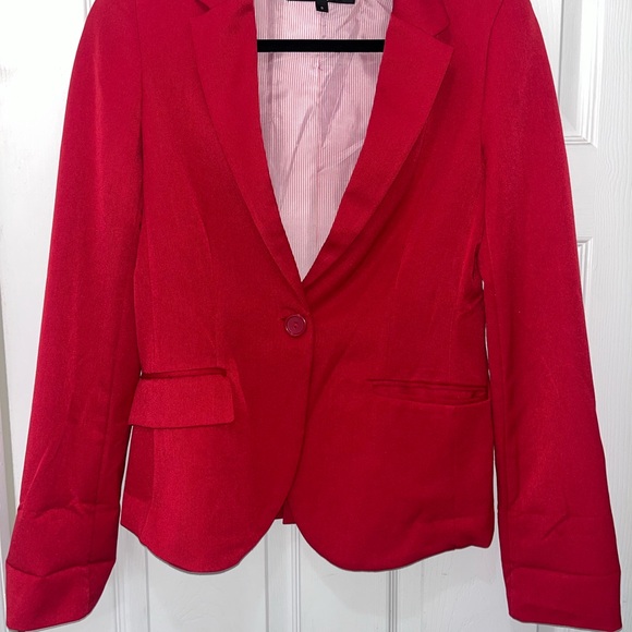 Red Blazer, Front button - Picture 2 of 5